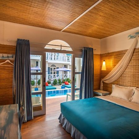 Santorini Beach Resort Гили Траванган Экстерьер фото