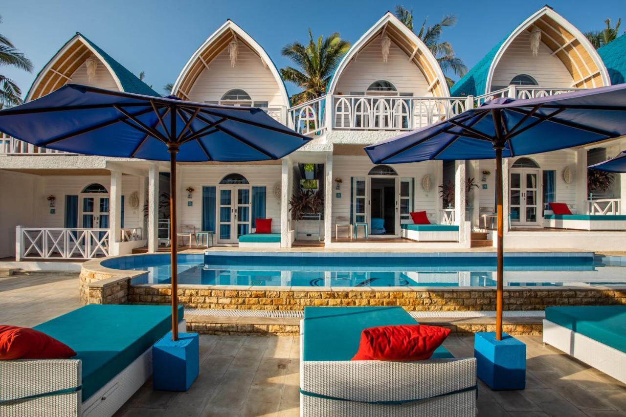 Santorini Beach Resort Гили Траванган Экстерьер фото