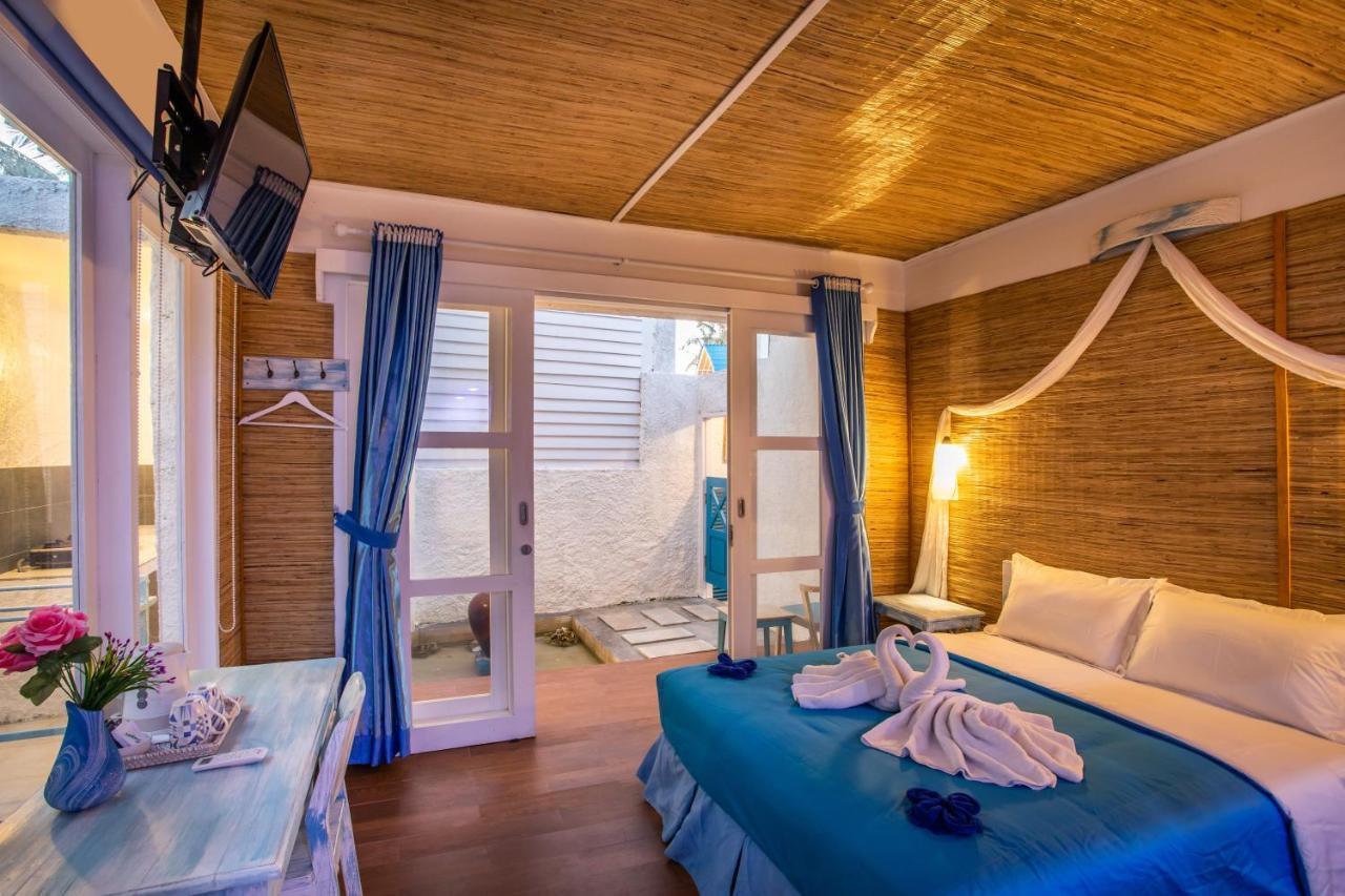 Santorini Beach Resort Гили Траванган Экстерьер фото