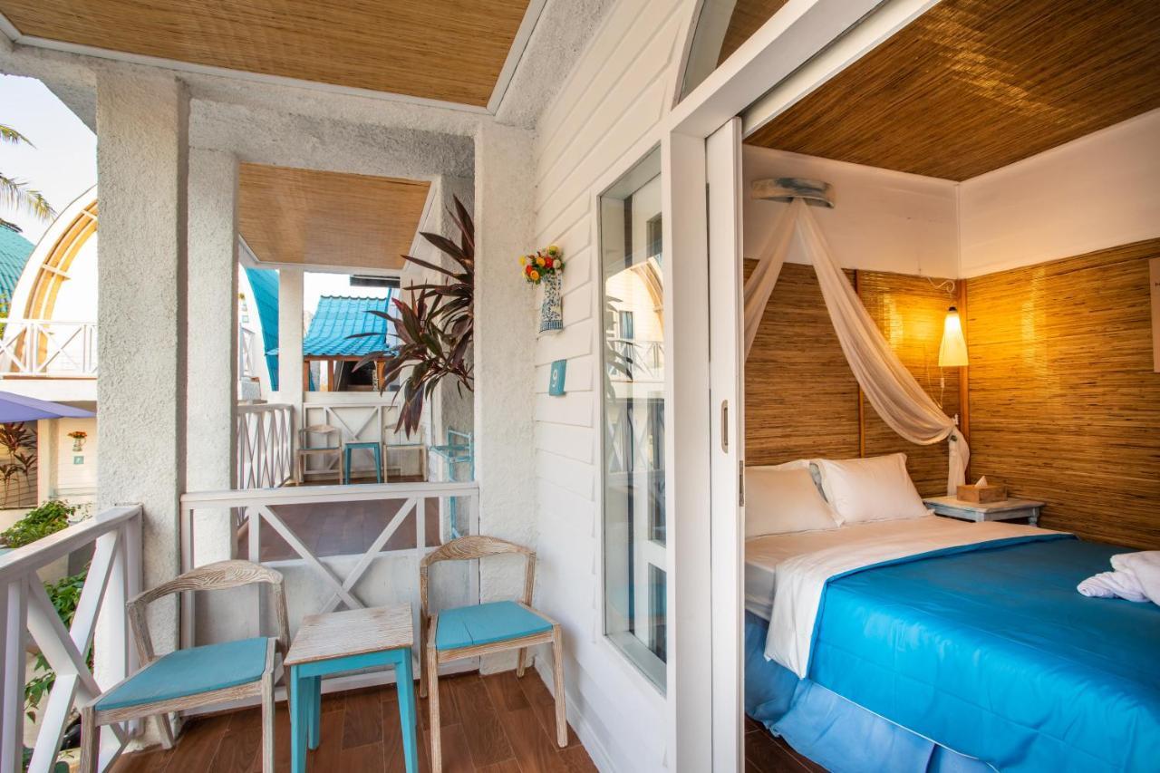 Santorini Beach Resort Гили Траванган Экстерьер фото